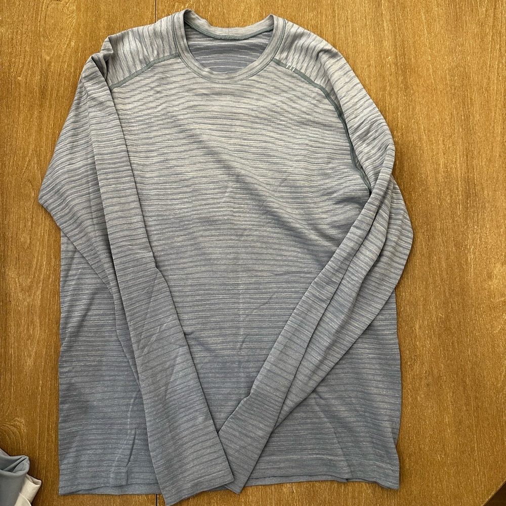 Men’s LULU long sleeve ombré blue tee